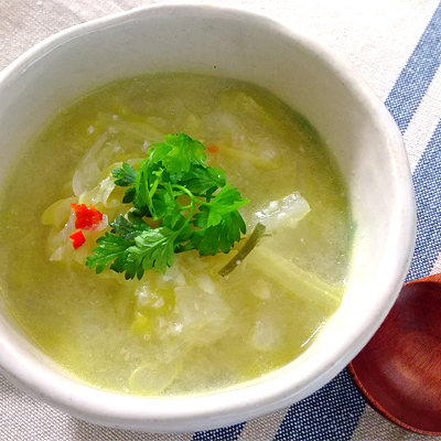 白菜と白ねぎと大根の塩糀スープ